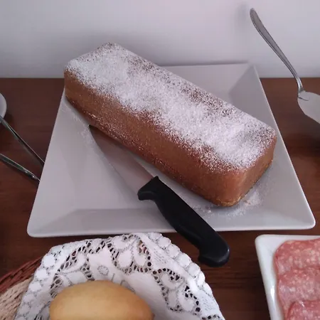 לינה וארוחת בוקר Casa Alessio 4*