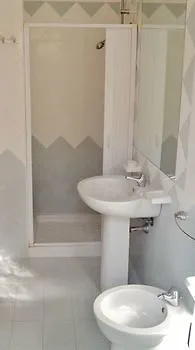 לינה וארוחת בוקר Casa Alessio ריקאדי